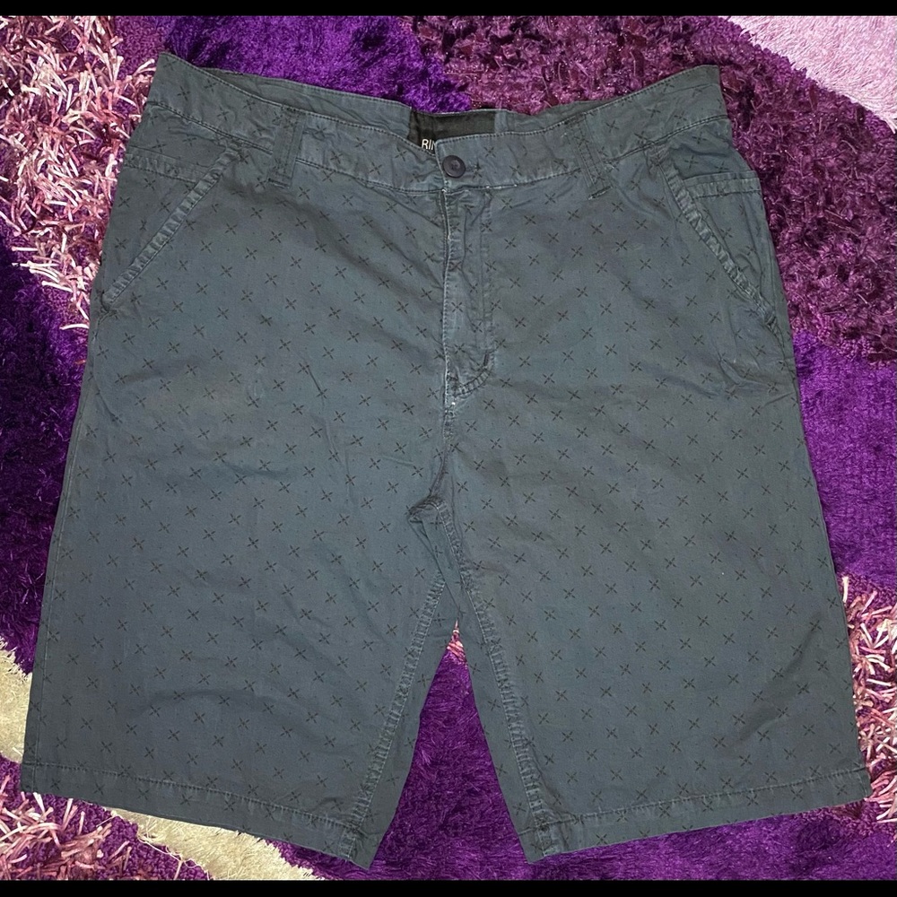 Ring of Fire Shorts Size 36 Men’s